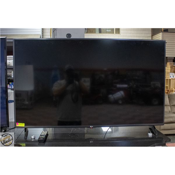 55 INCH LG SMART TV TESTED WORKING WITH REMOTE
