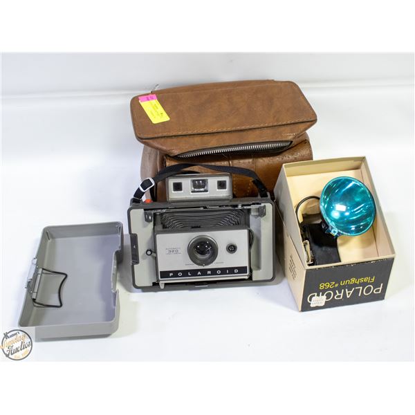 POLAROID 320 CAMERA W/ CASE