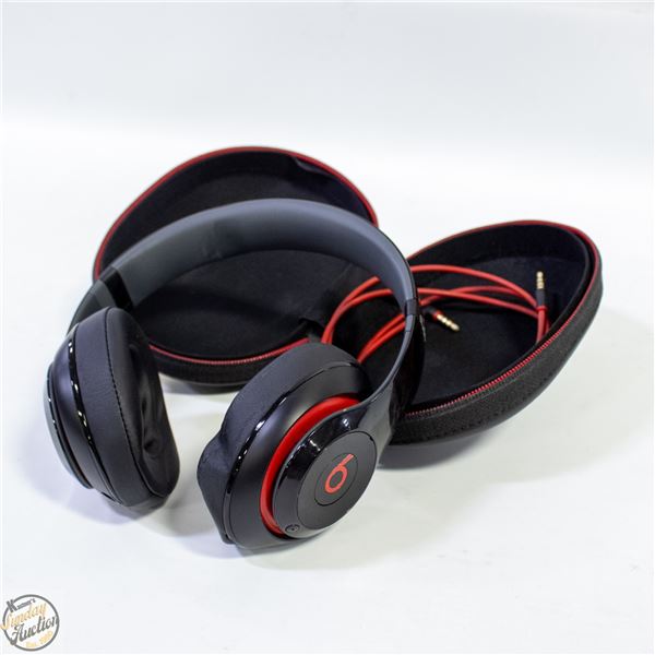 BEATS OVER EAR HEADPHONES WITH ZIPPERED CASE