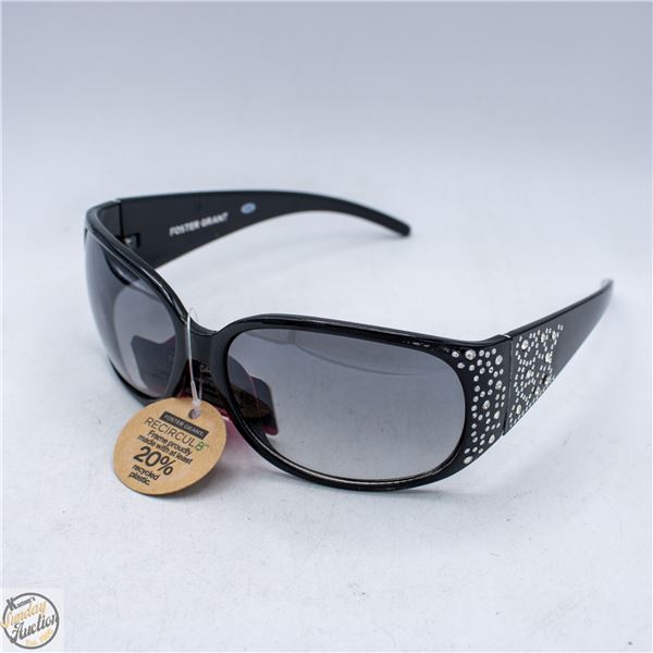 PAIR OF FOSTER GRANT SUNGLASSES