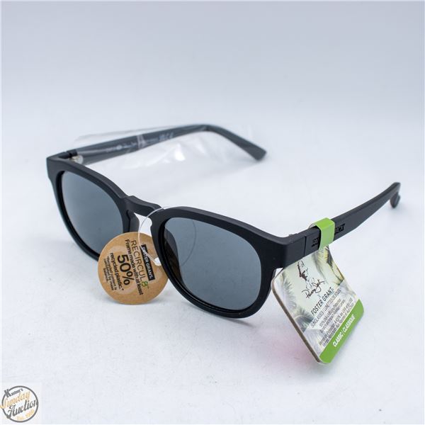 PAIR OF FOSTER GRANT SUNGLASSES