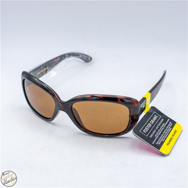 PAIR OF FOSTER GRANT SUNGLASSES
