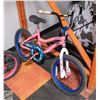 Image 1 : MONSTER HIGH ALOHA 18" BIKE PINK FRAME
