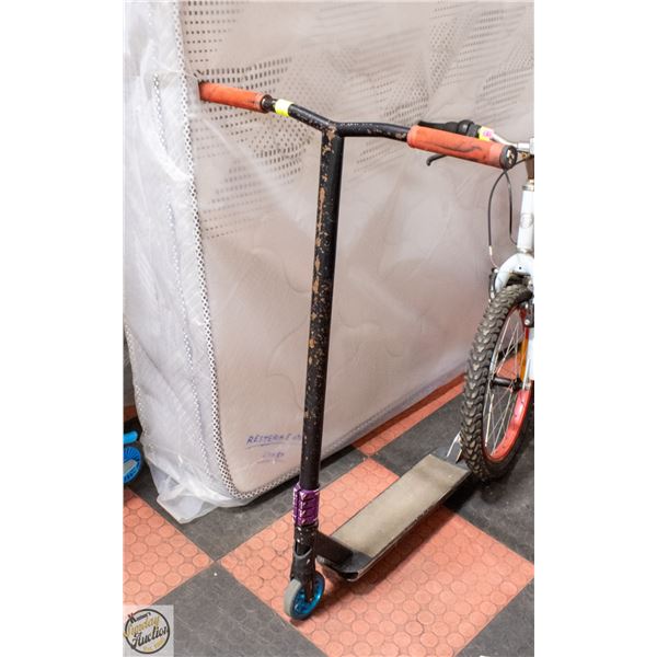 MUD YOUTH/ADULT SIZE SCOOTER