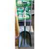 Image 1 : LARGE SNOW SHOVEL