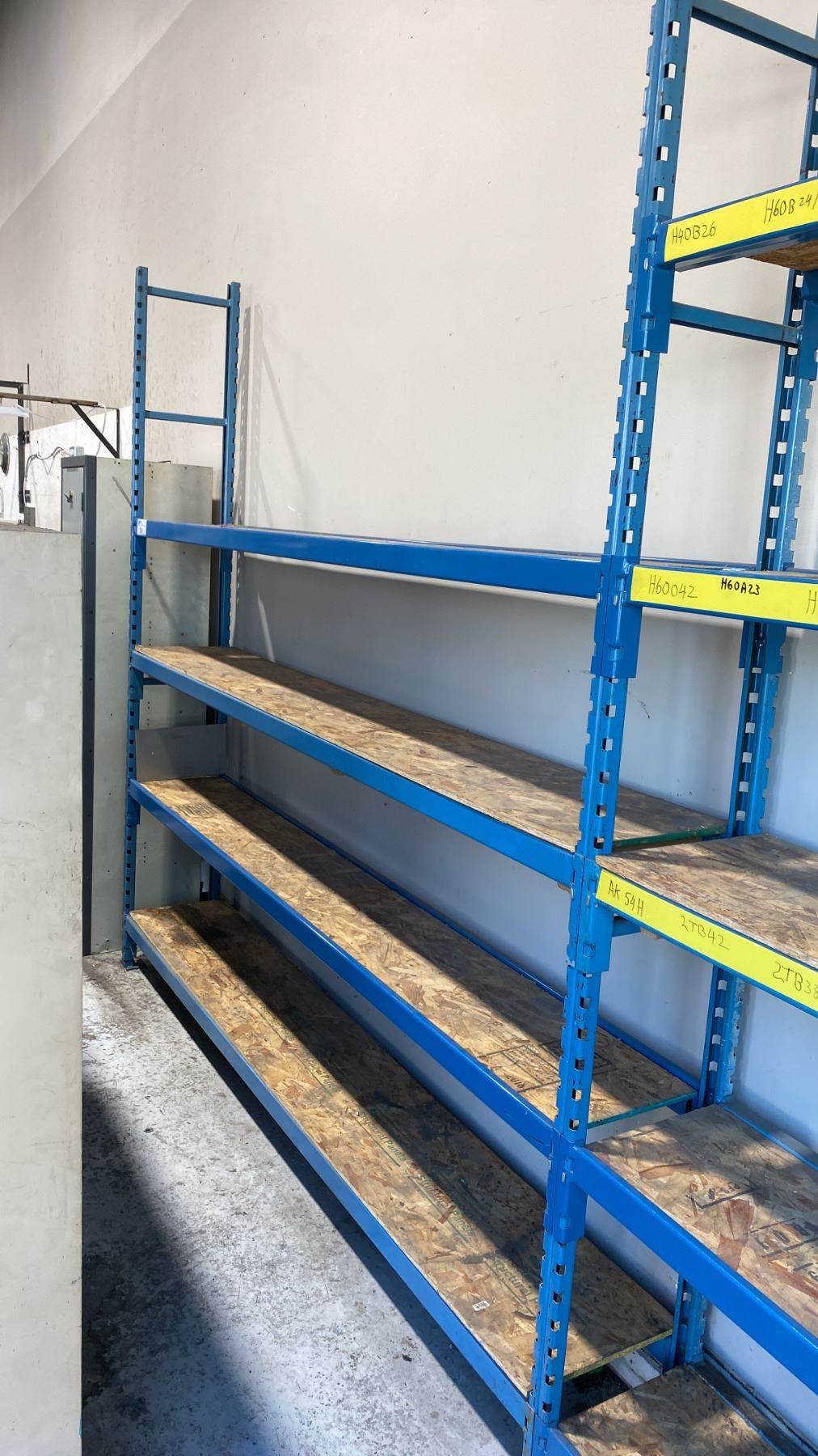 Blue Upright Racking BLUE METAL SHELF RACKING 4- 8' UPRIGHTS, 18- 8' SIDE RAILS WITH WOODEN ...