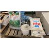 Image 2 : PALLET OF ICE MELT, CONCRETE MIX, GRANULATED SALT, CEDAR MULCH & CONCRETE ADHESIVE
