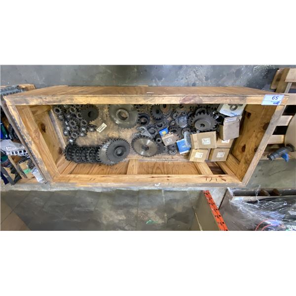 PALLET OF ASSORTED METAL INDUSTRIAL ROLLER CHAIN SPROCKETS