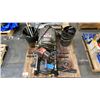 Image 1 : RIDGID 535 HEAVY DUTY PIPE THREADING MACHINE ASSORTED ATTACHMENTS