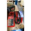 Image 3 : 2 CORDLESS MILWAUKEE GRINDERS, 2 BATTERIES & 1 CHARGER