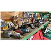 Image 1 : LARGE GROUP OF ASSORTED PNEUMATIC HAND TOOLS