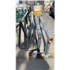 Image 2 : GROUP PF 4 INDUSTRIAL METAL SAWHORSES