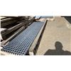 Image 4 : GROUP OF APPROX 8 PCS OF ASSORTED SIZED FIBERGRATE