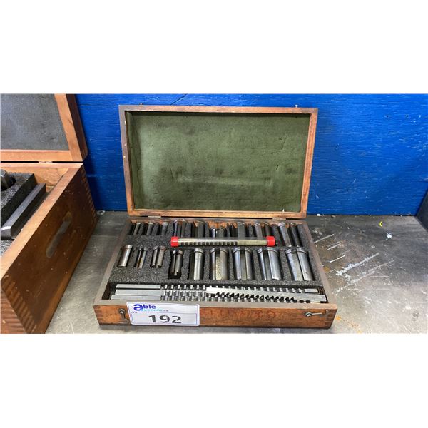 DUMONT COMPANY MINUTE MAN KEYWAY BROACH SET IN WOODEN CASE