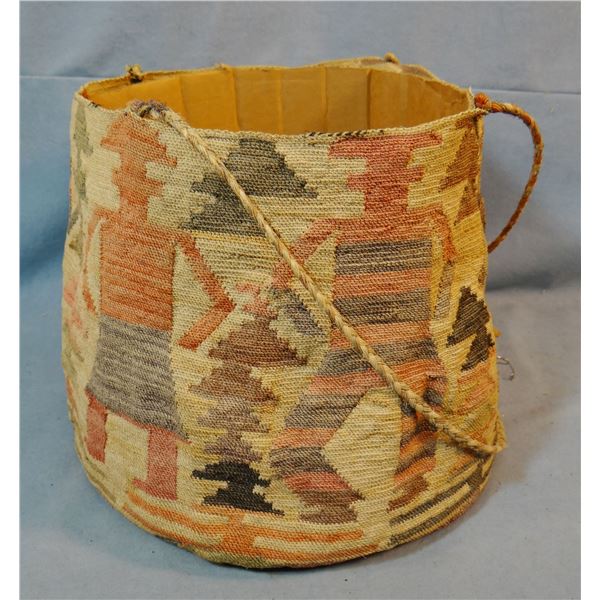 Nez Perce round cornhusk bag