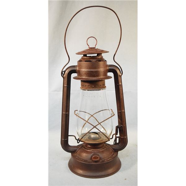 Dietz, New York U.S.A. No 2 Blizzard lantern