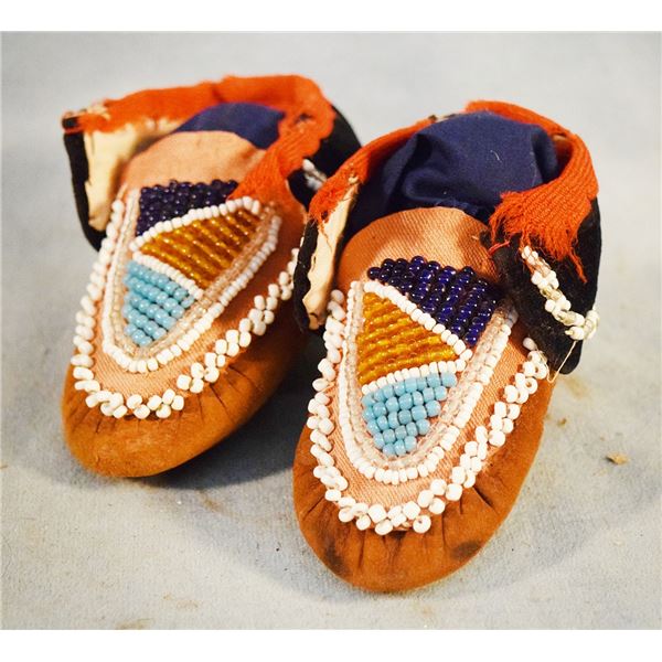 Iroquois baby moccasins