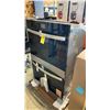 Image 2 : KITCHENAID MODEL WOED5030LZ01. STAINLESS STEEL/BLACK 30" SMART DOUBLE WALL OVEN WITH GLASS TOUCH