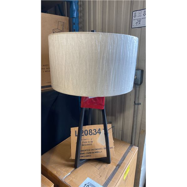 3 ASHLEY SIGNATURE DESIGN MODEL L208354. 35" METAL TABLE LAMPS WITH ANTIQUE BRASS FINISH