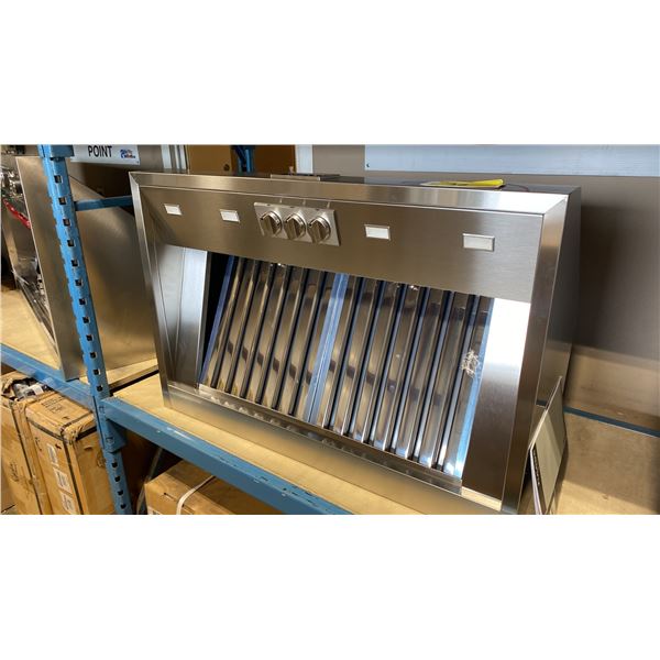 FULGOR MILANO MODEL F6PH36DS1. 36" STAINLESS STEEL SOFIA PROFESSIONAL 600 SERIES 1000 CFM WALL