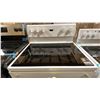 Image 3 : MARATHON MODEL MER3070W. 30" WHITE FREESTANDING ELECTRIC RANGE WITH SMOOTH CERAMIC GLASS COOKTOP,