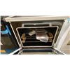 Image 4 : MARATHON MODEL MER3070W. 30" WHITE FREESTANDING ELECTRIC RANGE WITH SMOOTH CERAMIC GLASS COOKTOP,