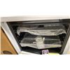 Image 4 : MARATHON MODEL MER241W-2. 24" WHITE FREESTANDING ELECTRIC RANGE WITH 4 COIL ELEMENTS
