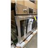 Image 3 : BOSCH 500 SERIES MODEL HBL5451UC. STAINLESS STEEL 30" SINGLE ELECTRIC WALL OVEN WITH GENUINE