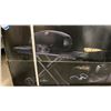 Image 2 : NAPOLEON TRAVEL Q MODEL PRO285X-MK-PHM. PORTABLE PROPANE GAS GRILL IN MATTE BLACK WITH FOLDING