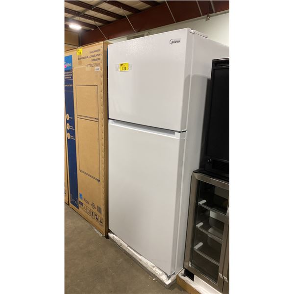 MIDEA MODEL MRT18D3BWW. 30" WHITE 18.1 CU FT TOP-FREEZER REFRIGERATOR WITH MULTI AIR FLOW TECHNOLOGY