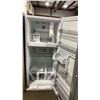 Image 3 : MIDEA MODEL MRT18D3BWW. 30" WHITE 18.1 CU FT TOP-FREEZER REFRIGERATOR WITH MULTI AIR FLOW TECHNOLOGY