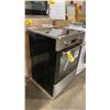 Image 2 : BLOMBERG MODEL BIRC24102SS. STAINLESS STEEL/BLACK 24" FREESTANDING INDUCTION RANGE WITH 3 INDUCTION