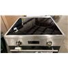 Image 5 : BLOMBERG MODEL BIRC24102SS. STAINLESS STEEL/BLACK 24" FREESTANDING INDUCTION RANGE WITH 3 INDUCTION