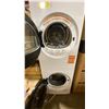Image 4 : WHIRLPOOL MODEL YWFH542SW. 24" WHITE COMPACT VENTLESS WASHER/DRYER UNIT WITH STAINLESS STEEL DRUMS,