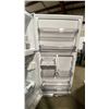 Image 4 : MIDEA MODEL MRT18D3BWW. 30" WHITE 18.1 CU FT TOP-FREEZER REFRIGERATOR WITH MULTI AIR FLOW TECHNOLOGY