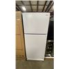 Image 2 : MIDEA MODEL MRT18D3BWW. 30" WHITE 18.1 CU FT TOP-FREEZER REFRIGERATOR WITH MULTI AIR FLOW TECHNOLOGY