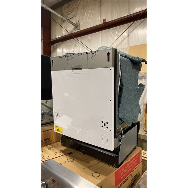 WHIRLPOOL MODEL UDT555SAHP. 24" PANEL-READY BUILT IN DISHWASHER, 49 DBA, CYCLE MEMORY, 6 WASH CYCLES