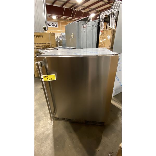 ALFRESCO MODEL URS-1XE. 28" STAINLESS STEEL 7.25 CU FT ALL WEATHER OUTDOOR REFRIGERATOR