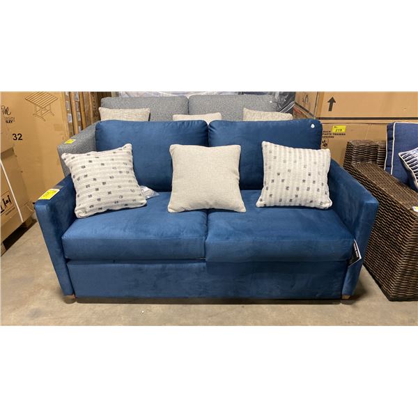 DECOR-REST TRANSFORMER BLUE FABRIC HIDE-A-BED 2 SEAT SOFA WITH 3 THROW CUSHIONS