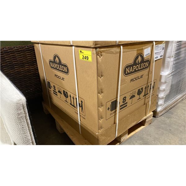 NAPOLEON MODEL R425NK-2. ROGUE 425 NATURAL GAS GRILL WITH DURABLE BLACK PORCELAIN ENAMELED FINISH,