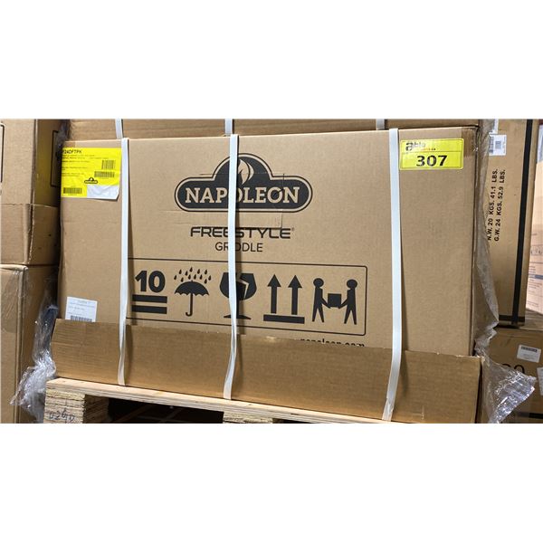 NAPOLEON ROGUE PRO PHANTOM MODEL RP30FTNK-PHM. 4 BURNER FREESTANDING NATURAL GAS OUTDOOR GRIDDLE