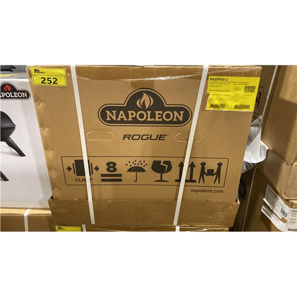 NAPOLEON MODEL R425PSS-2. STAINLESS STEEL PROPANE GAS GRILL WITH 3 BURNERS 576 SQ IN TOTAL GRILLING
