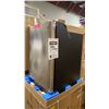 Image 2 : SILHOUETTE PROFESSIONAL MODEL DAR055D2BSSPRO. 5.5 CU FT STAINLESS STEEL OUTDOOR REFRIGERATOR