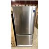 Image 2 : MIDEA MODEL MRB19B7AST. STAINLESS STEEL 30" 18.7 CU FT GARAGE READY BOTTOM FREEZER REFRIGERATOR
