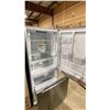 Image 3 : MIDEA MODEL MRB19B7AST. STAINLESS STEEL 30" 18.7 CU FT GARAGE READY BOTTOM FREEZER REFRIGERATOR