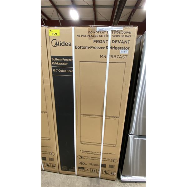 MIDEA MODEL MRB19B7AST. STAINLESS STEEL 30" 18.7 CU FT GARAGE READY BOTTOM FREEZER REFRIGERATOR