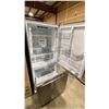 Image 4 : MIDEA MODEL MRB19B7AST. STAINLESS STEEL 30" 18.7 CU FT GARAGE READY BOTTOM FREEZER REFRIGERATOR