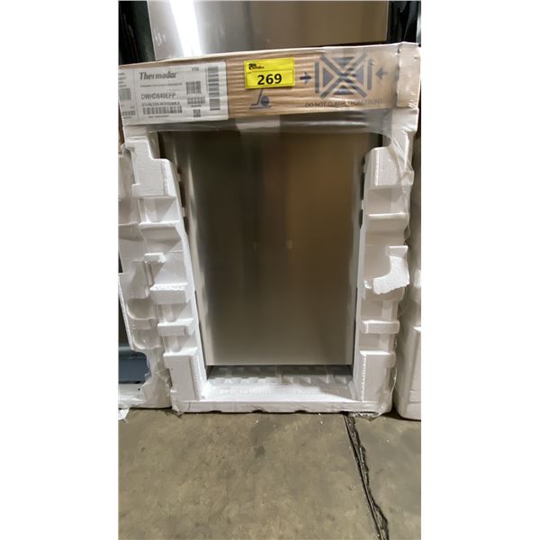 THERMADOR MODEL DWHD640EFP. EMERALD SERIES 24" BUILT IN SMART DISHWASHER, 48 DBA, 6 WASH CYCLES,