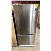 Image 3 : MIDEA MODEL MRB19B7AST. STAINLESS STEEL 30" 18.7 CU FT GARAGE READY BOTTOM FREEZER REFRIGERATOR