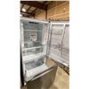 Image 5 : MIDEA MODEL MRB19B7AST. STAINLESS STEEL 30" 18.7 CU FT GARAGE READY BOTTOM FREEZER REFRIGERATOR